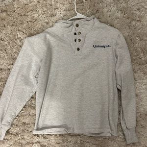 QUINNIPIAC UNIVERSITY BUTTON UP